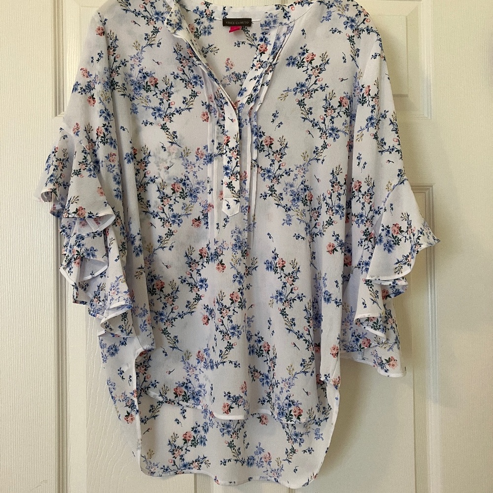 Vince Camuto Floral Print Blouse  New W/O tags